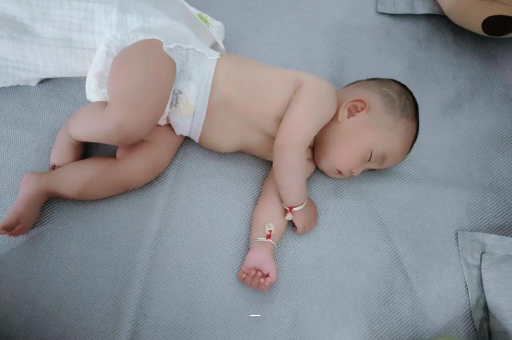 雅安怀孕感觉自己心跳明显