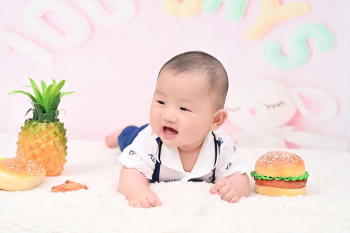 雅安宝宝多久抬头 雅安宝宝多久抬头